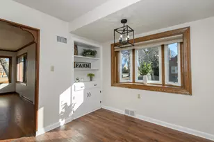 5300 W Euclid Ave, Milwaukee, WI 53219 - Photo 14