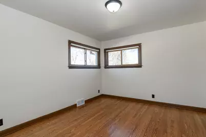 5300 W Euclid Ave, Milwaukee, WI 53219 - Photo 28