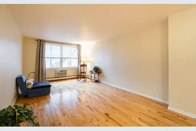 2025 E Greenwich Ave #219, Milwaukee, WI 53211 - Photo 10