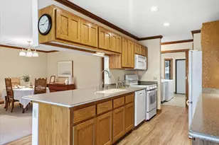 465 Hartford Square, Hartford, WI 53027 - Photo 14