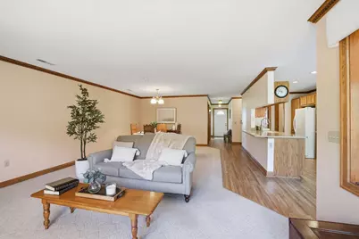 465  Hartford Sq #1, Hartford, WI 53027 - Photo 4