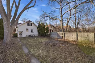 4058 N 24th Pl, Milwaukee, WI 53209 - Photo 16