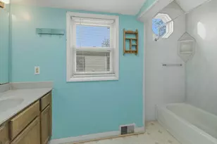 929 S 56th St, West Allis, WI 53214 - Photo 8