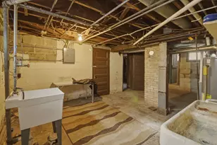 929 S 56th St, West Allis, WI 53214 - Photo 12