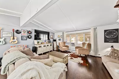 5725  Charles St, Racine, WI 53402 - Photo 6