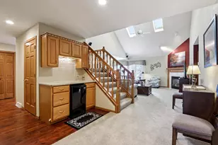 W203N16184 Pin Oak Cir, Jackson, WI 53037 - Photo 4