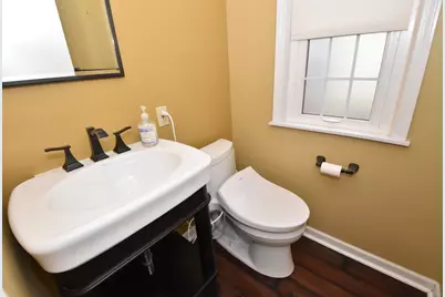 7200 W Locust St, Milwaukee, WI 53210 - Photo 16