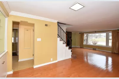 7200 W Locust St, Milwaukee, WI 53210 - Photo 8