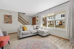 4958 W Colonial Ct, Greenfield, WI 53220 - Photo 10