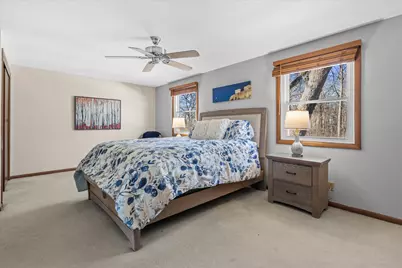 4958 W Colonial Ct, Greenfield, WI 53220 - Photo 14