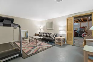 4958 W Colonial Ct, Greenfield, WI 53220 - Photo 20