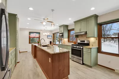 7953  Chapel Hill Ct, Franklin, WI 53132 - Photo 14