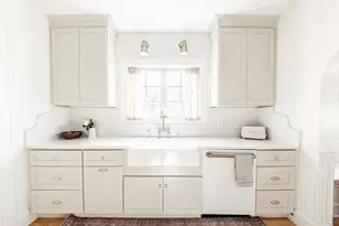 2867 N 72nd St, Milwaukee, WI 53210 - Photo 8