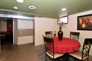 4040 N 11th St, Milwaukee, WI 53209 - Photo 30