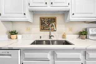 12980 W Bluemound Rd, Elm Grove, WI 53122 - Photo 18