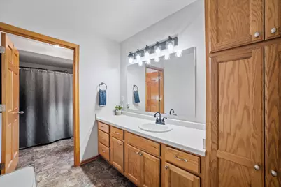 3228  Sherman Parc Cir, Jackson, WI 53037 - Photo 10