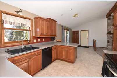 2940  Woodland Ct, Richfield, WI 53017 - Photo 12