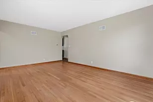 3251 N 94th St, Milwaukee, WI 53222 - Photo 10