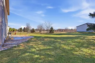 N7716 Maple Ridge Rd, Ixonia, WI 53066 - Photo 4