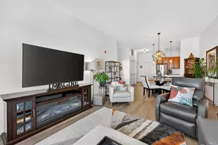 3930 S Lake Dr, Saint Francis, WI 53235 - Photo 12