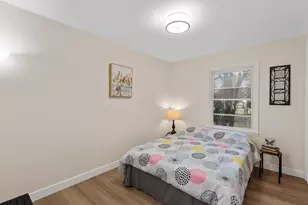 8424 N Fox Croft Ln, Fox Point, WI 53217 - Photo 14