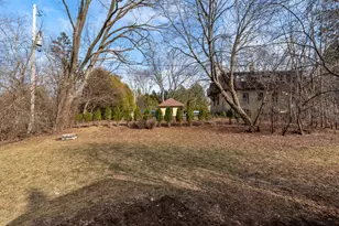 8424 N Fox Croft Ln, Fox Point, WI 53217 - Photo 26