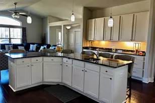 6183 S 40th St, Greenfield, WI 53221 - Photo 12