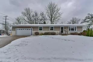1370 S 122nd St, West Allis, WI 53214 - Photo 1