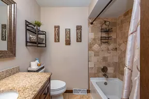 1370 S 122nd St, West Allis, WI 53214 - Photo 8