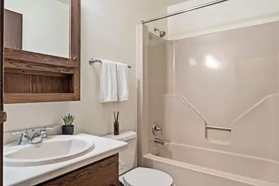 703  Hanson Ct, Onalaska, WI 54650 - Photo 14