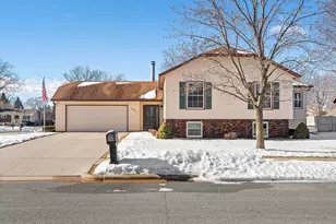 703 Hanson Ct, Onalaska, WI 54650 - Photo 1