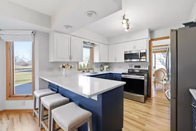 858  Laureate Dr, Pewaukee, WI 53072 - Photo 10