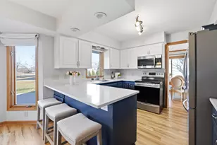 858 Laureate Dr, Pewaukee, WI 53072 - Photo 10