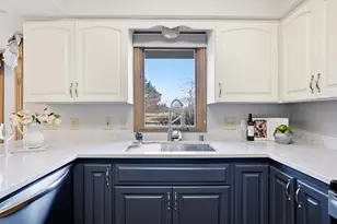 858 Laureate Dr, Pewaukee, WI 53072 - Photo 12