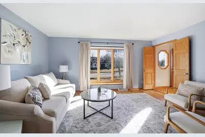 858  Laureate Dr, Pewaukee, WI 53072 - Photo 6