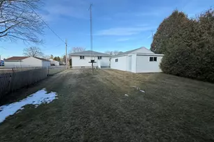 819 24th St, Two Rivers, WI 54241 - Photo 18