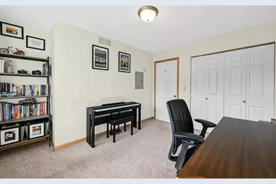 2418  Fox River Pkwy #I, Waukesha, WI 53189 - Photo 20