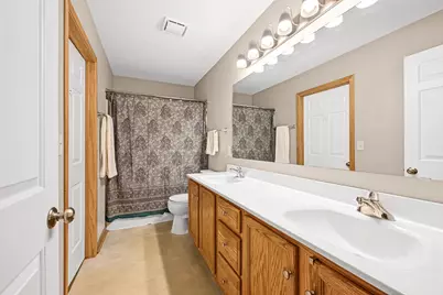 2418  Fox River Pkwy #I, Waukesha, WI 53189 - Photo 18