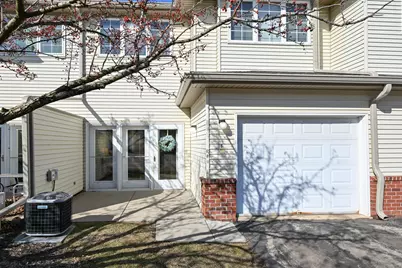 2418  Fox River Pkwy #I, Waukesha, WI 53189 - Photo 24