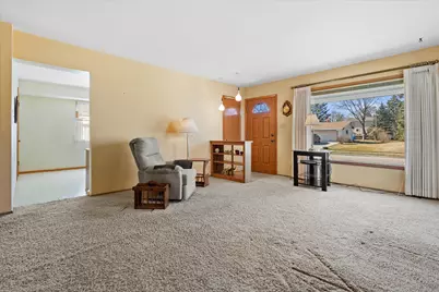 6116 S Robert Ave, Cudahy, WI 53110 - Photo 8