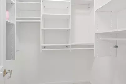 W173N8035  Shady Ln, Menomonee Falls, WI 53051 - Photo 8