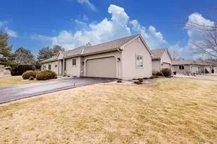 W173N8035 Shady Ln, Menomonee Falls, WI 53051 - Photo 20