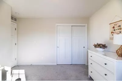 W198N5020  Hickory St, Menomonee Falls, WI 53051 - Photo 40