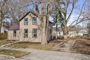 213 Maria St, Waukesha, WI 53188 - Photo 2