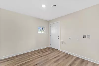 213  Maria St, Waukesha, WI 53188 - Photo 28
