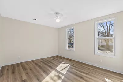 213  Maria St, Waukesha, WI 53188 - Photo 14