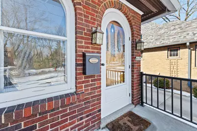 4639 N Larkin St, Whitefish Bay, WI 53211 - Photo 2
