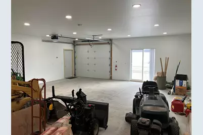 9207  Middle Rd, Manitowoc Rapids, WI 54220 - Photo 12