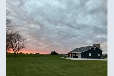 9207  Middle Rd, Manitowoc Rapids, WI 54220 - Photo 22