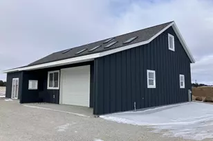 9207 Middle Rd, Manitowoc Rapids, WI 54220 - Photo 4